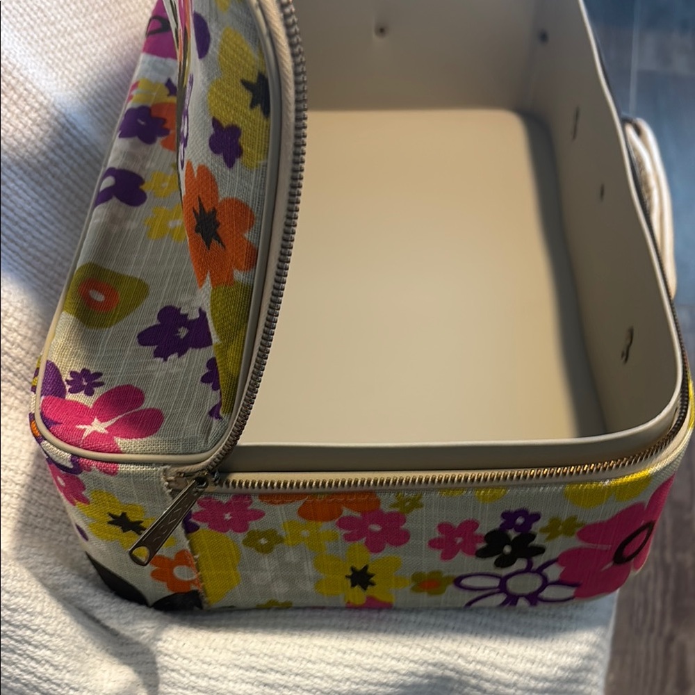 Floral Patterned Travel Bag